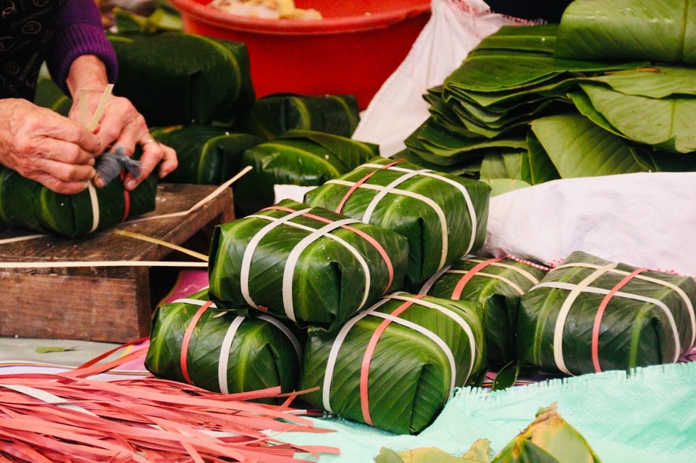 Du lịch Hà Nội nên mua gì làm quà? Bánh chưng Tranh Khúc