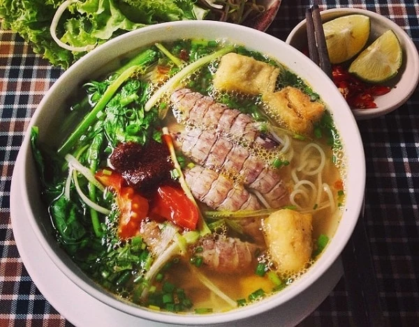 Món ăn ngon ở Hạ Long, đặc sản Hạ Long, bún bề bề