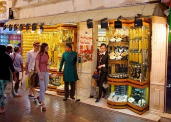 Chợ Gold Souk chứa khoảng 10 tấn vàng