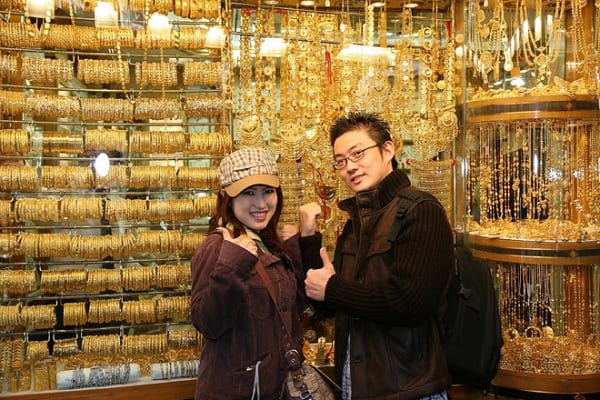 Chợ Gold Souk chứa khoảng 10 tấn vàng