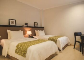 Tại sao khách sạn 2 người lại có tới 4 cái gối và sự thật khiến ai cũng bất ngờ