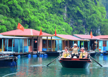 Kinh nghiệm đi làng chài Cửa Vạn Hạ Long