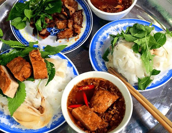 Những quán ăn ngon ở Hà Nội, bánh cuốn bà Hoành