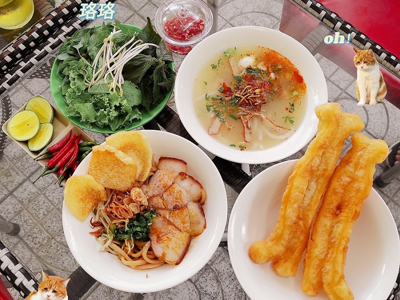 Delicious and cheap restaurant in Da Nang Banh Can restaurant 12k