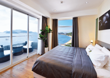 Du lịch Nha Trang dành cho “hội mù đường”: top khách sạn gần biển dễ di chuyển và đẹp mê ly
