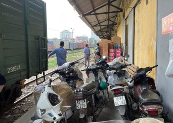 Cách gửi xe máy theo ô tô, tàu hỏa chi tiết