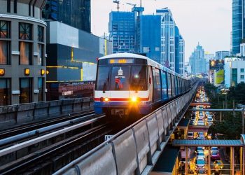 Hướng dẫn cách đi tàu điện ở Bangkok tự túc, giá rẻ