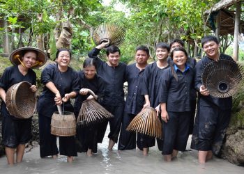Trải nghiệm miệt vườn Cần Thơ – thử làm nông dân