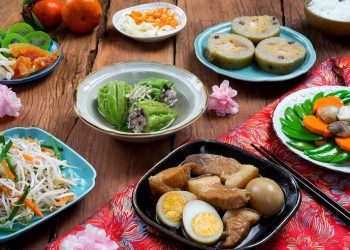 Du lịch Việt Nam dịp Tết nên ăn gì