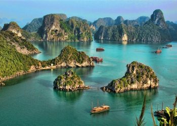 Giá vé tham quan vịnh Hạ Long