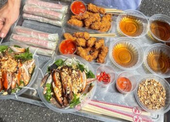 Quán ăn vặt gần phố đi bộ Hà Nội. Quán ăn vặt hấp dẫn ở Phố đi bộ Hà Nội