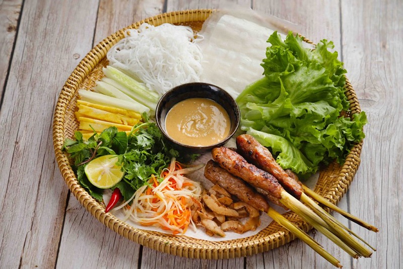 Món ăn đặc sản Việt Nam. Nem lụi