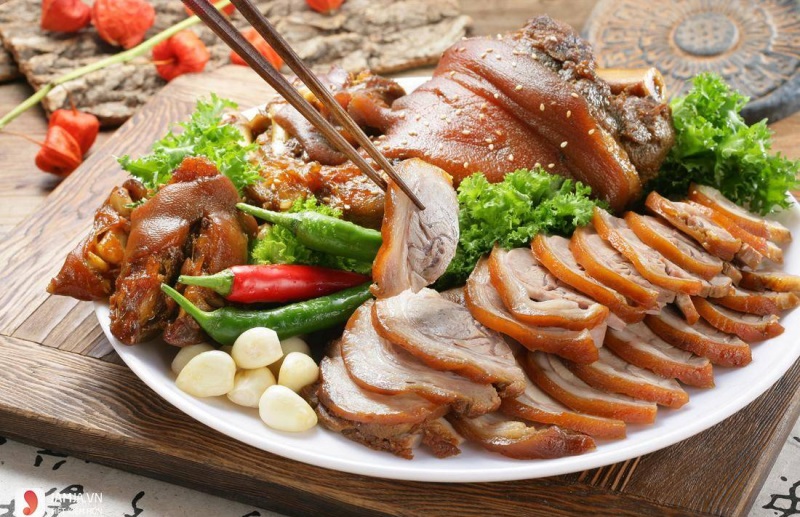 Món ăn đặc sản Việt Nam. Thịt lợn cắp nách