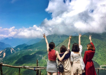 Sapa cách Hà Nội bao nhiêu km?