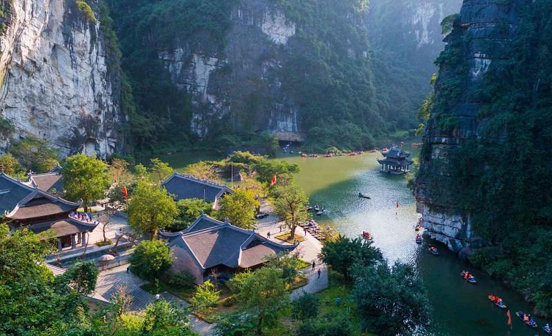 Có nên du lịch Ninh Bình tháng 8 không, đi đâu đẹp? Tràng An
