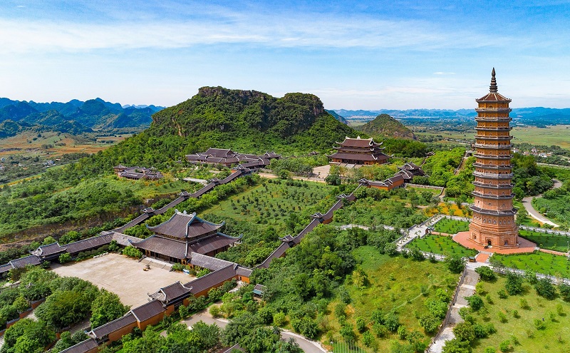 Review du lịch Ninh Bình tháng 8 có đẹp không, nên đi đâu chơi? Chùa Bái Đính