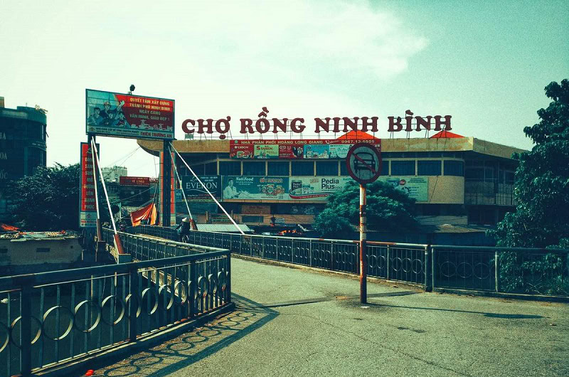 Review mua sắm khi du lịch Ninh Bình. Chợ Rồng