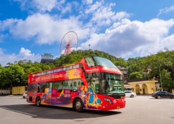 Review xe bus 2 tầng Hạ Long
