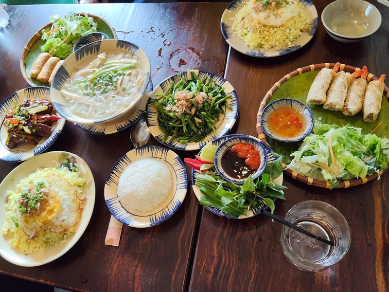 Quán ăn tối ở Hội AN. Quán ăn tối bình dân ở Hội An