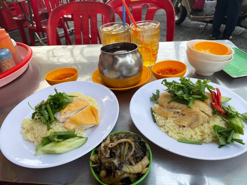 Quán cơm gà ngon ở Phường Sài Gòn, Quán cơm gà bình dân Phường Sài Gòn