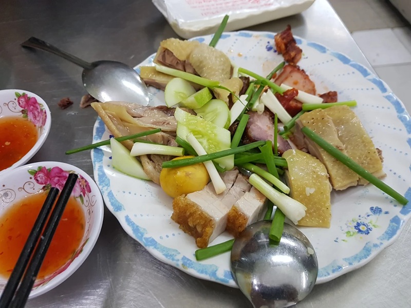 Quán cơm gà ở Phường Sài Gòn. Quán cơm gà bình dân phường Sài Gòn