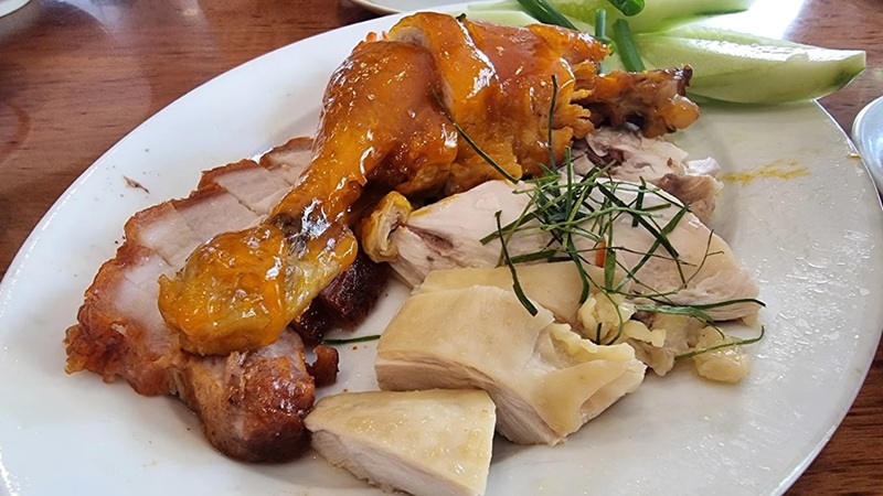 Quán cơm gà ở Phường Sài Gòn. Quán cơm gà bình dân phường Sài Gòn