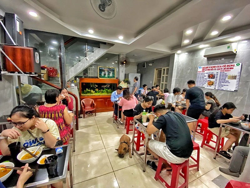 Quán bánh canh cua ở Sài Gòn. Quán bánh canh cua tại Sài Gòn
