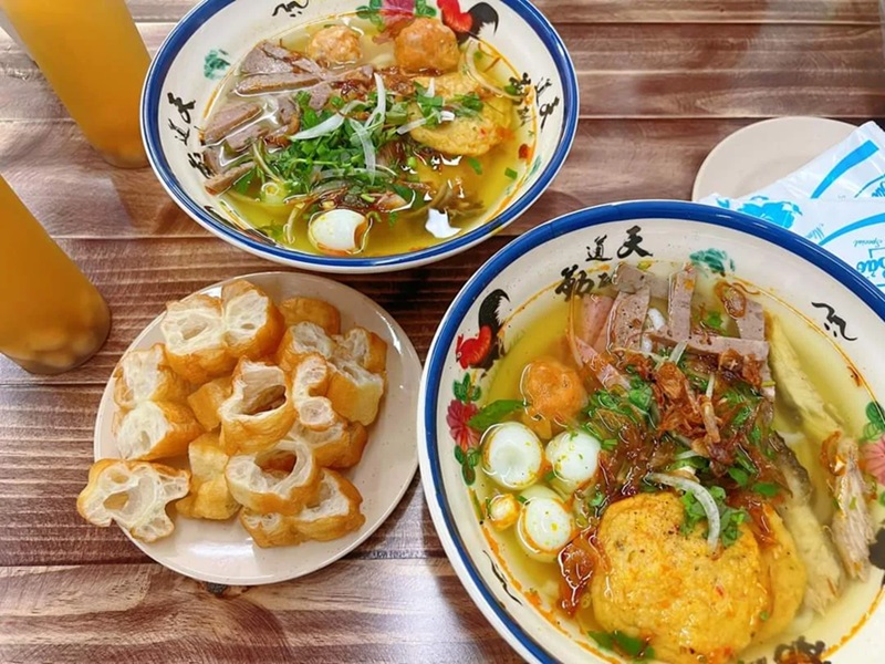 Quán bánh canh cua ở Sài Gòn. Quán bánh canh cua ngon rẻ tại Sài Gòn