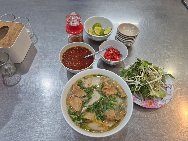 Quán bún ở Quy Nhơn. Ăn bún Quy Nhơn quán nào ngon