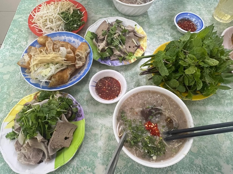 Quán cháo lòng ở Sài Gòn Ăn cháo lòng quán nào ngon ở Sài Gòn
