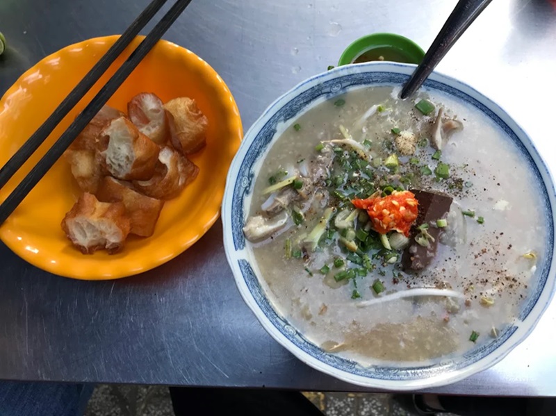 Quán cháo lòng ở Sài Gòn. Quán cháo lòng nổi tiếng Sài Gòn