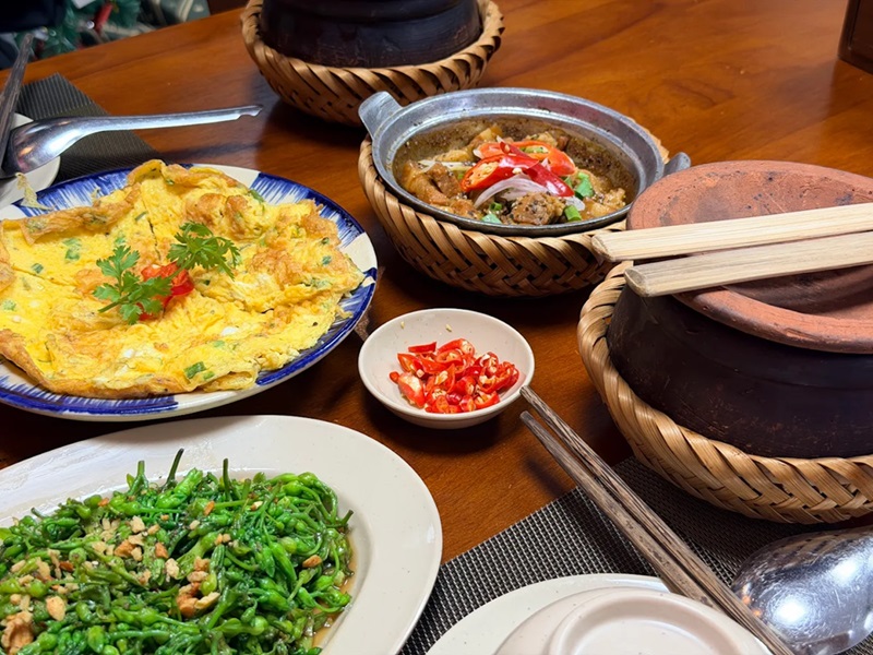 Quán cơm niêu ở Sài Gòn. Quán cơm niêu bình dân ở Sài Gòn