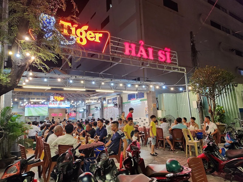 Quán hải sản đông khách ở Quy Nhơn. Quán hải sản ở Quy Nhơn
