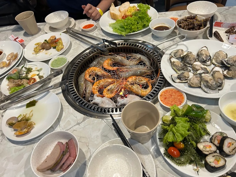 Quán hải sản đông khách ở Quy Nhơn. Quán hải sản ở Quy Nhơn