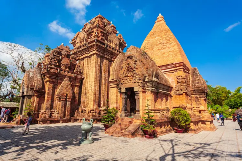 Chạm vào biển xanh, sống chậm ở thành phố Nha Trang đầy nắng